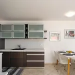 Apartment Degrassi Square (adults Only) *