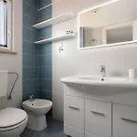 Degrassi Square (adults Only) Apartment *
