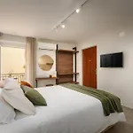 Degrassi Square (adults Only) Apartment Vrsar