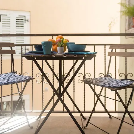 Degrassi Square (adults Only) Apartment Vrsar