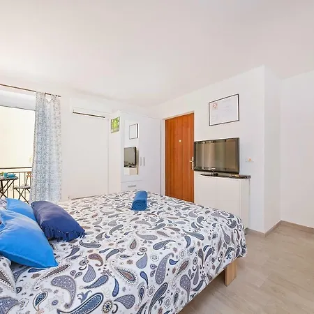 Apartment Degrassi Square (adults Only)