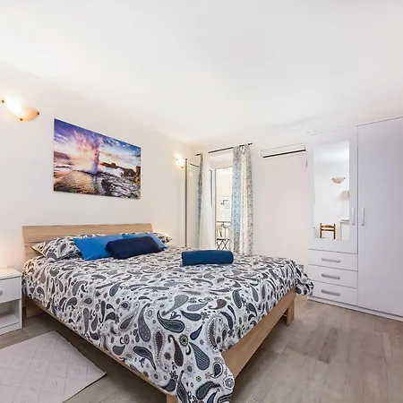 Degrassi Square (adults Only)