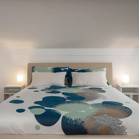 Degrassi Square (adults Only) Vrsar